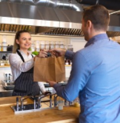 COMPLEMENTA TU SERVICIO EN EL RESTAURANTE OFRECIENDO COMIDA A DOMICILIO