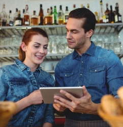 LA MODA "CASUAL" LLEGA A LA HOSTELERÍA