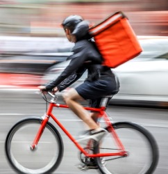 COMO IMPLEMENTAR EL DELIVERY EN TU NEGOCIO DE HOSTELERÍA